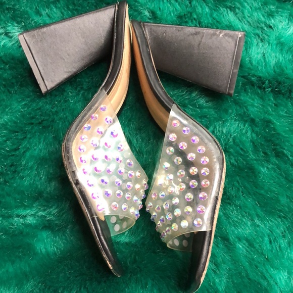 High Heels - Picture 5 of 6